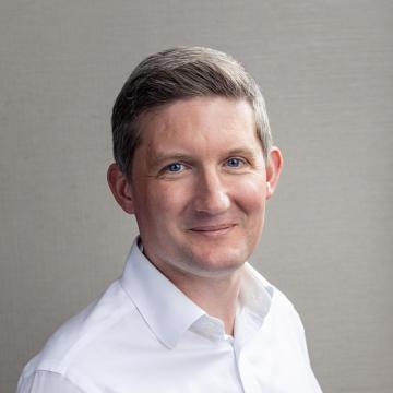 Dr Steven Bishop